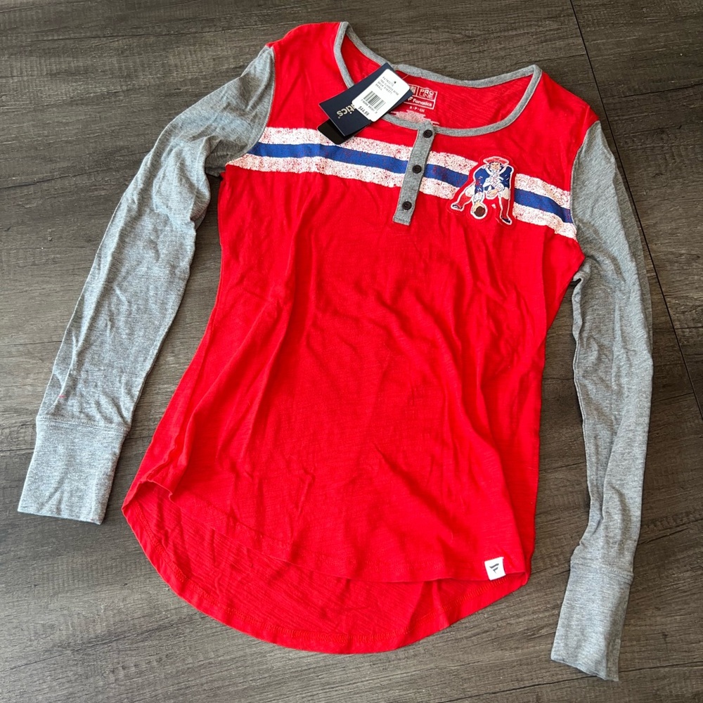 NWT Patriots long sleeve top